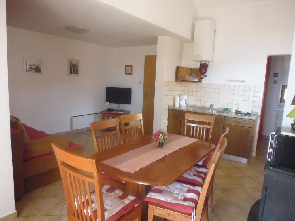 Apartments Jadranka Povile Novi Vinodolski Habitación foto