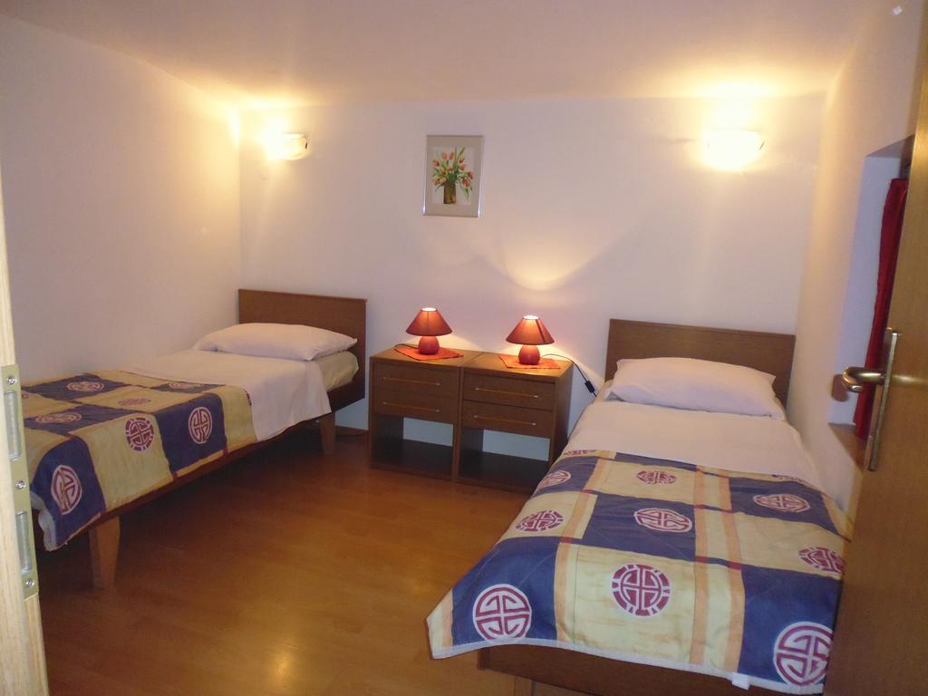 Apartments Jadranka Povile Novi Vinodolski Habitación foto